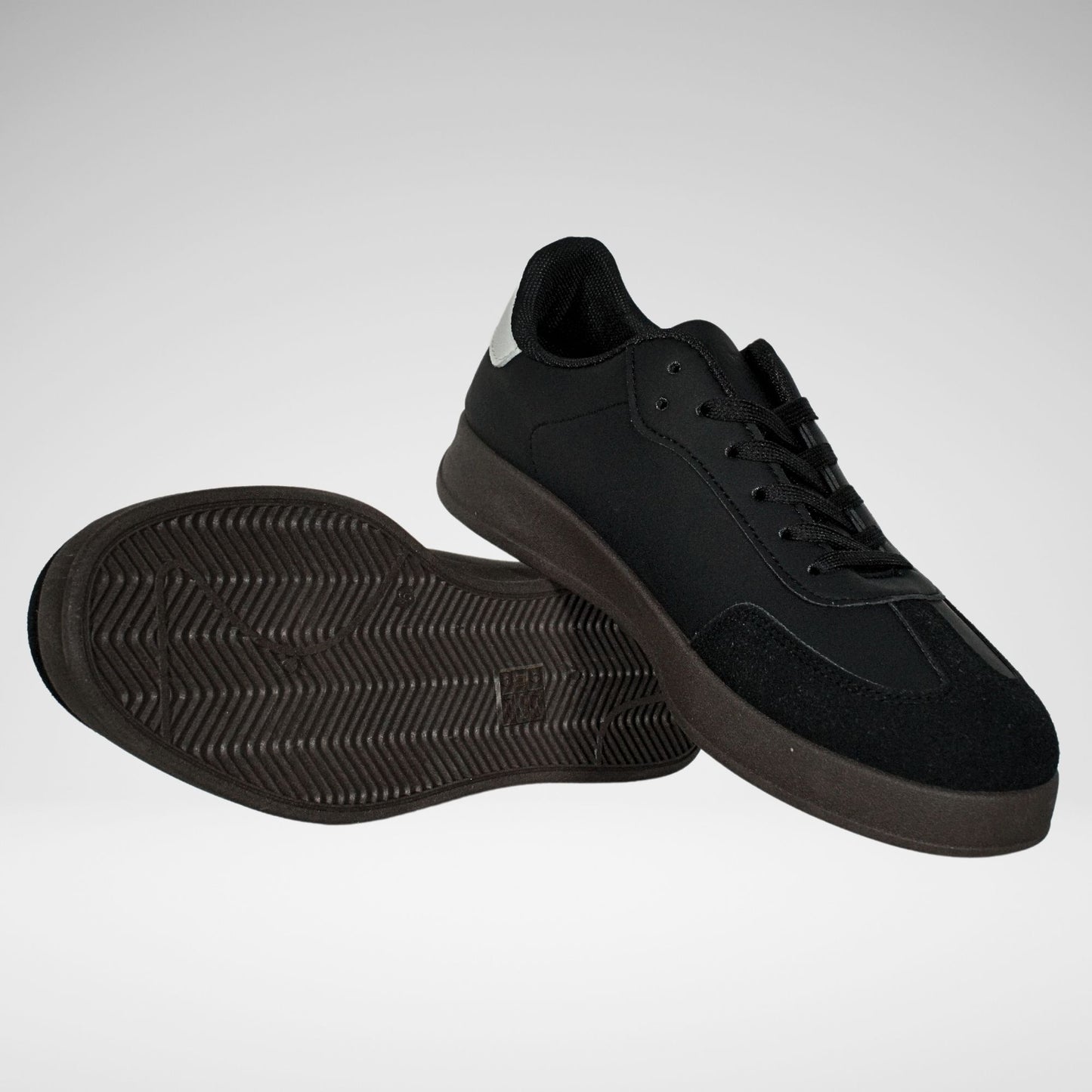 Soviet Gooch Sneaker | Black/White