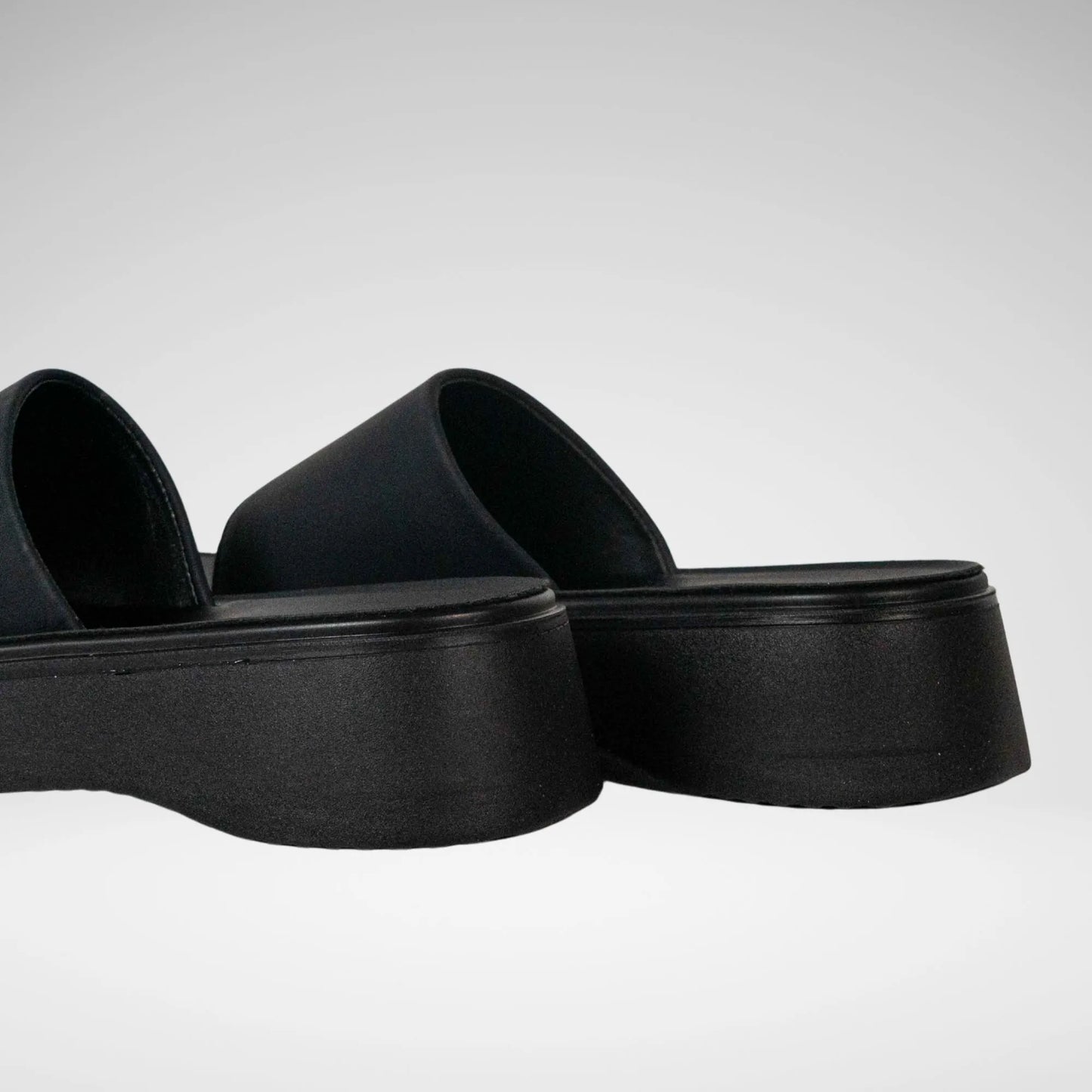 PIERRE CARDIN  -IOLANDA SANDALS - LS5825 - BLACK - R379.99